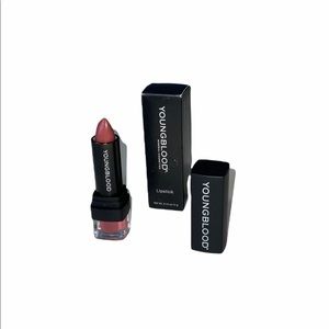 Lipstick Rosewood.